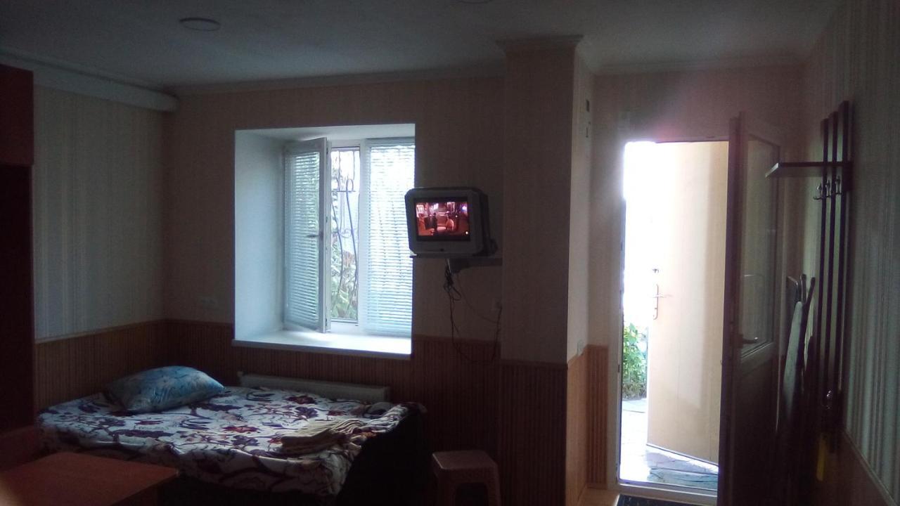 1-Я Слободская, 17А, Угол Проспекта Центрального, 3 Дивана, Wi-Fi, Отдельный Вход. 尼古拉耶夫 外观 照片